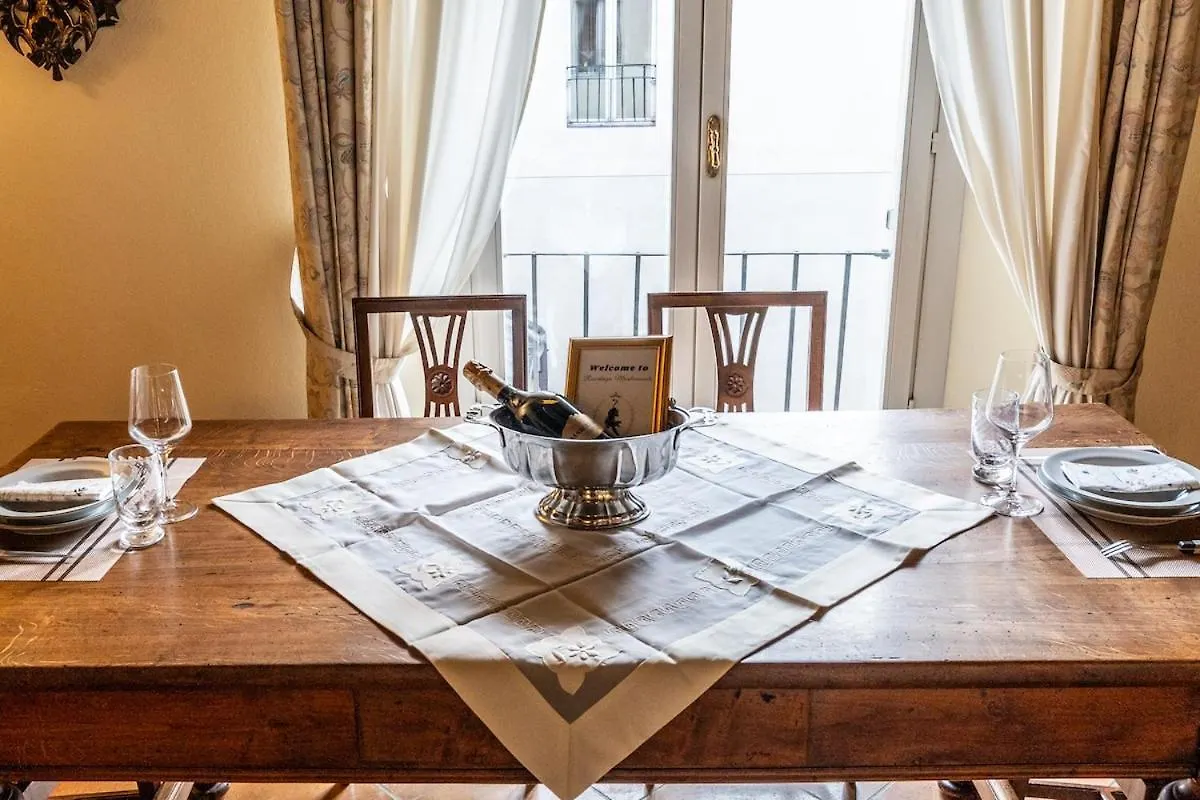 Ferienwohnung Lusso In Centro - Parking, 9 Persone, 200Mq, 3 Bagni Modena