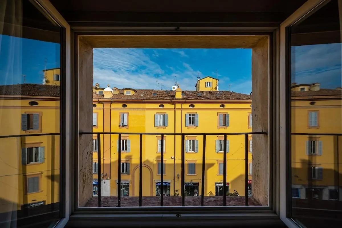 Apartment Ferienwohnung Lusso In Centro - Parking, 9 Persone, 200Mq, 3 Bagni Modena
