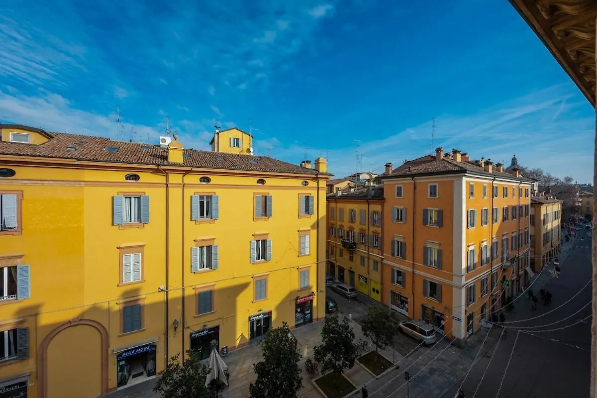 Apartment Ferienwohnung Lusso In Centro - Parking, 9 Persone, 200Mq, 3 Bagni Modena
