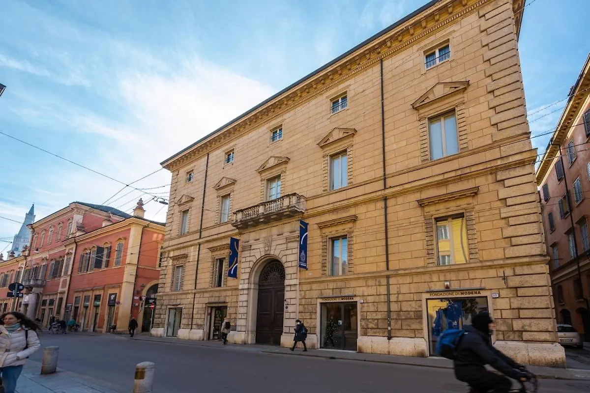 Ferienwohnung Lusso In Centro - Parking, 9 Persone, 200Mq, 3 Bagni Modena 0*,  Italien