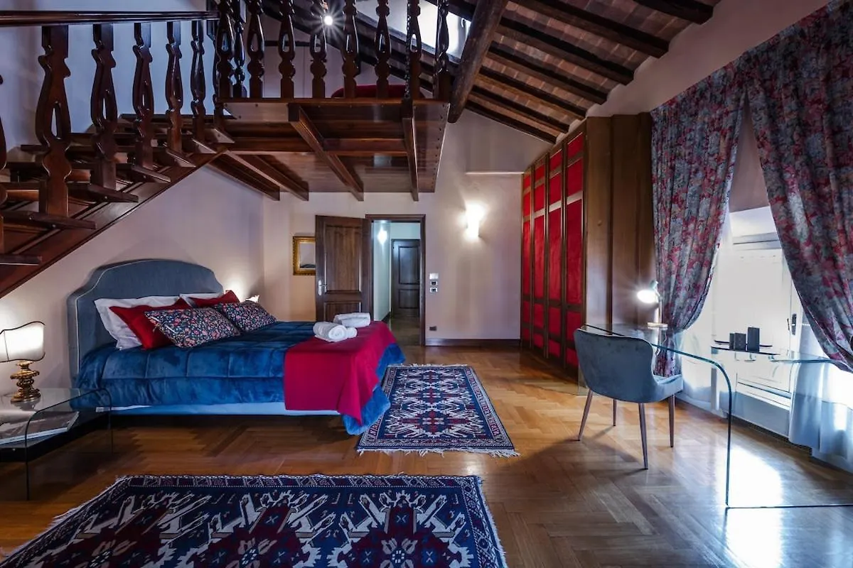 Apartment Ferienwohnung Lusso In Centro - Parking, 9 Persone, 200Mq, 3 Bagni Modena